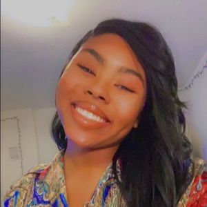 Meet your Posher, Briana